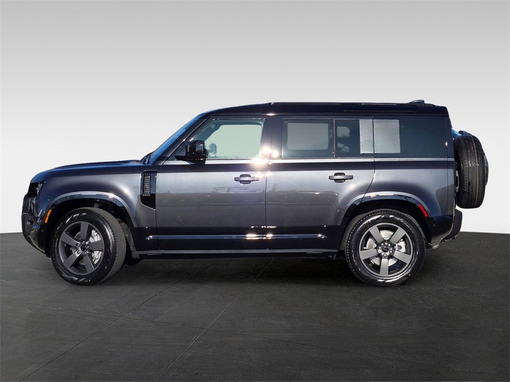 New 2026 Land Rover Defender 110 X-Dynamic SE image 3