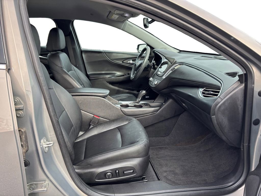 Used 2017 Chevrolet Malibu LT w/ Leather Package image 22