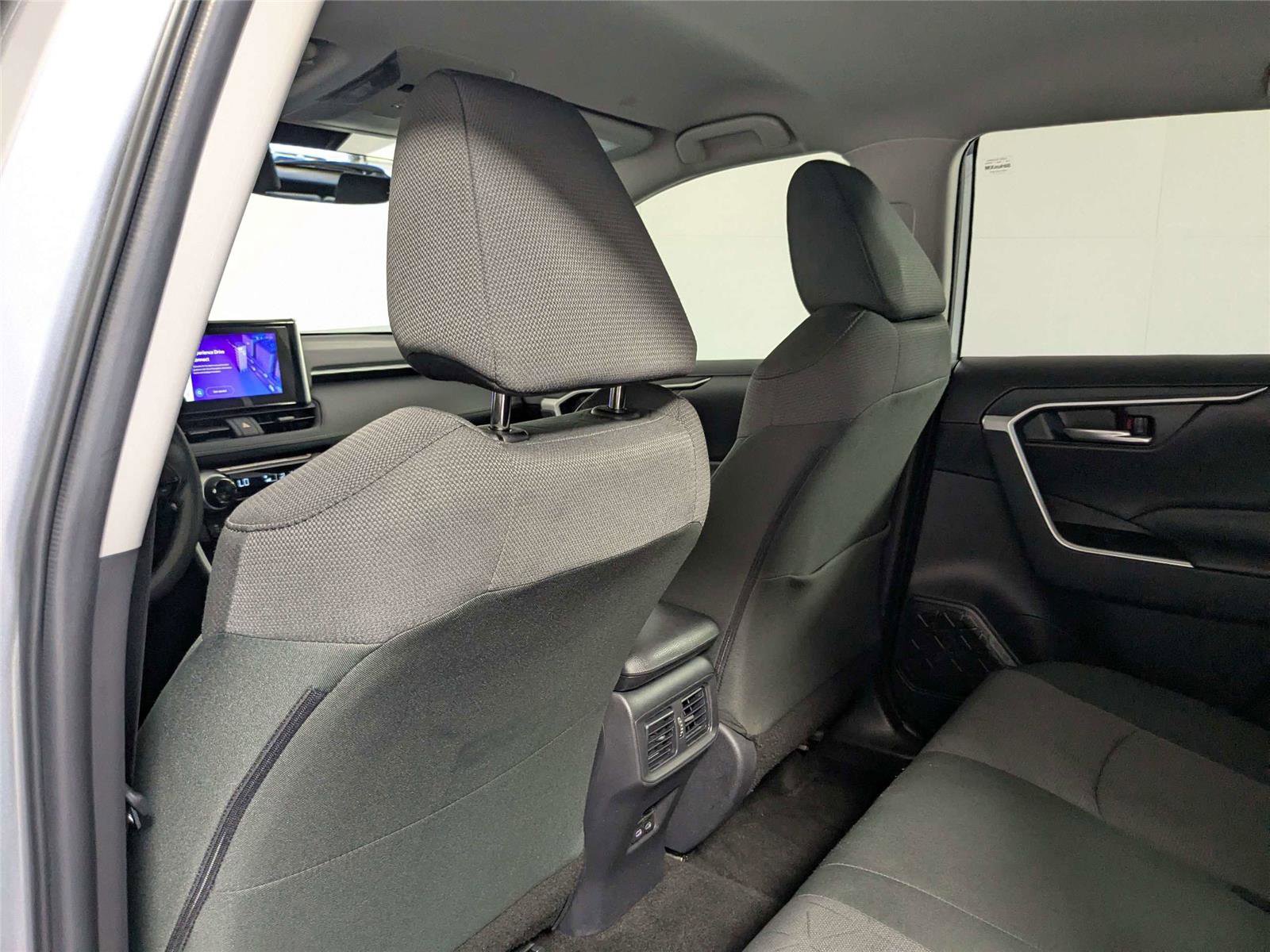 Certified 2025 Toyota RAV4 XLE FWD image 35
