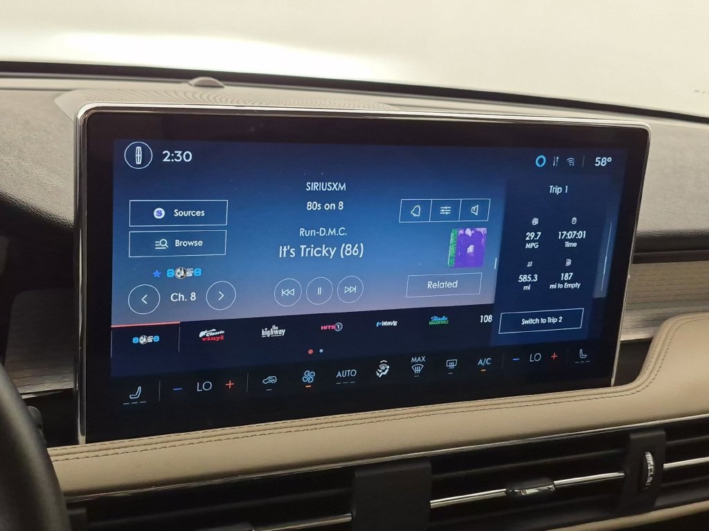 Used 2025 Lincoln Corsair FWD image 23