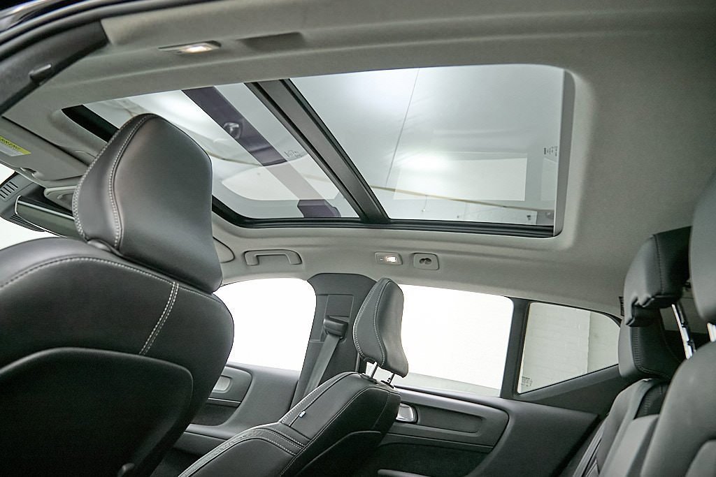 Certified 2023 Volvo XC40 B5 Plus image 22