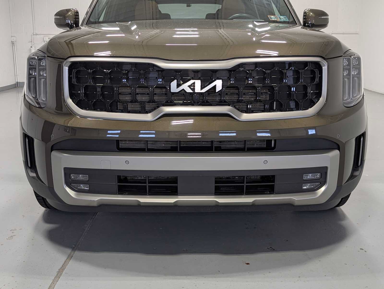 Certified 2023 Kia Telluride SX X-Pro AWD/4WD image 2