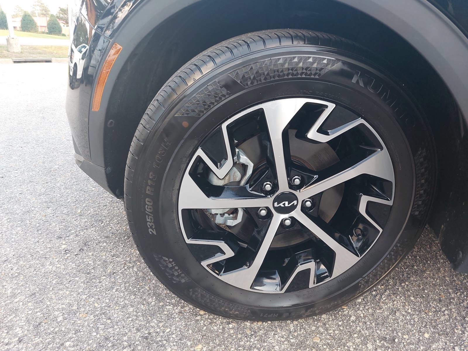 Used 2024 Kia Sportage EX FWD image 31