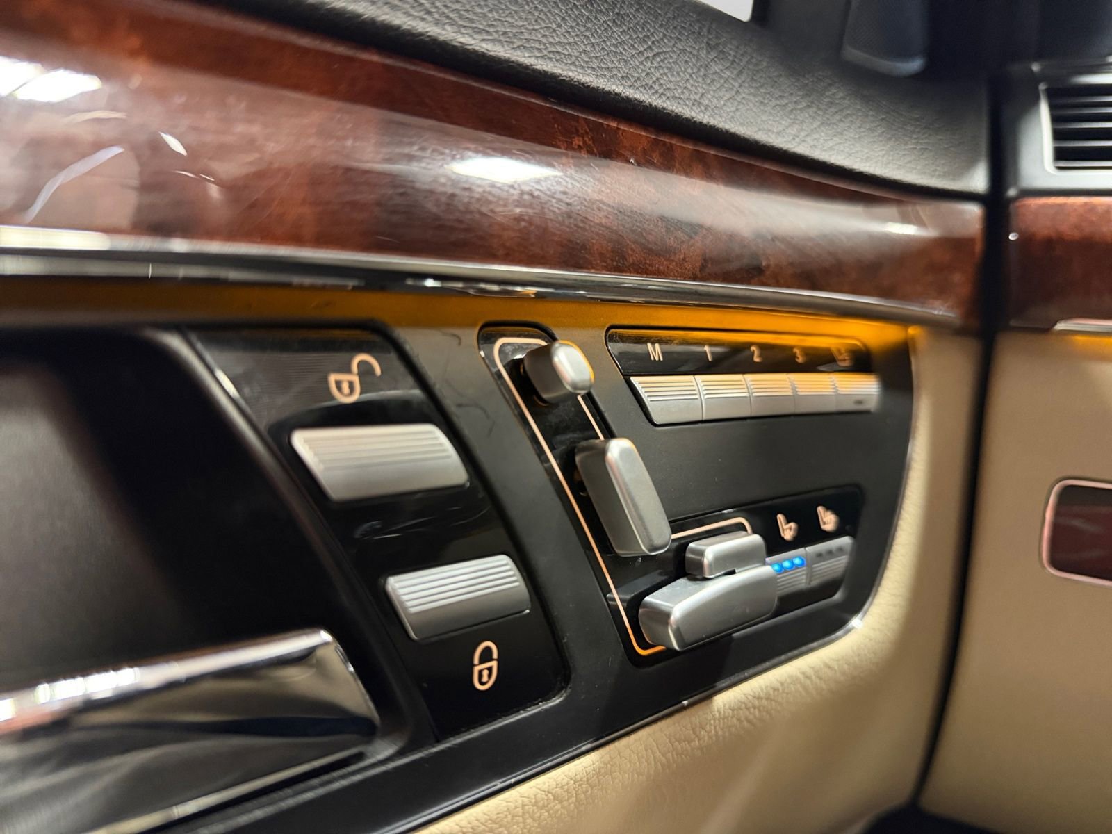 Used 2009 Mercedes-Benz S 550 image 32