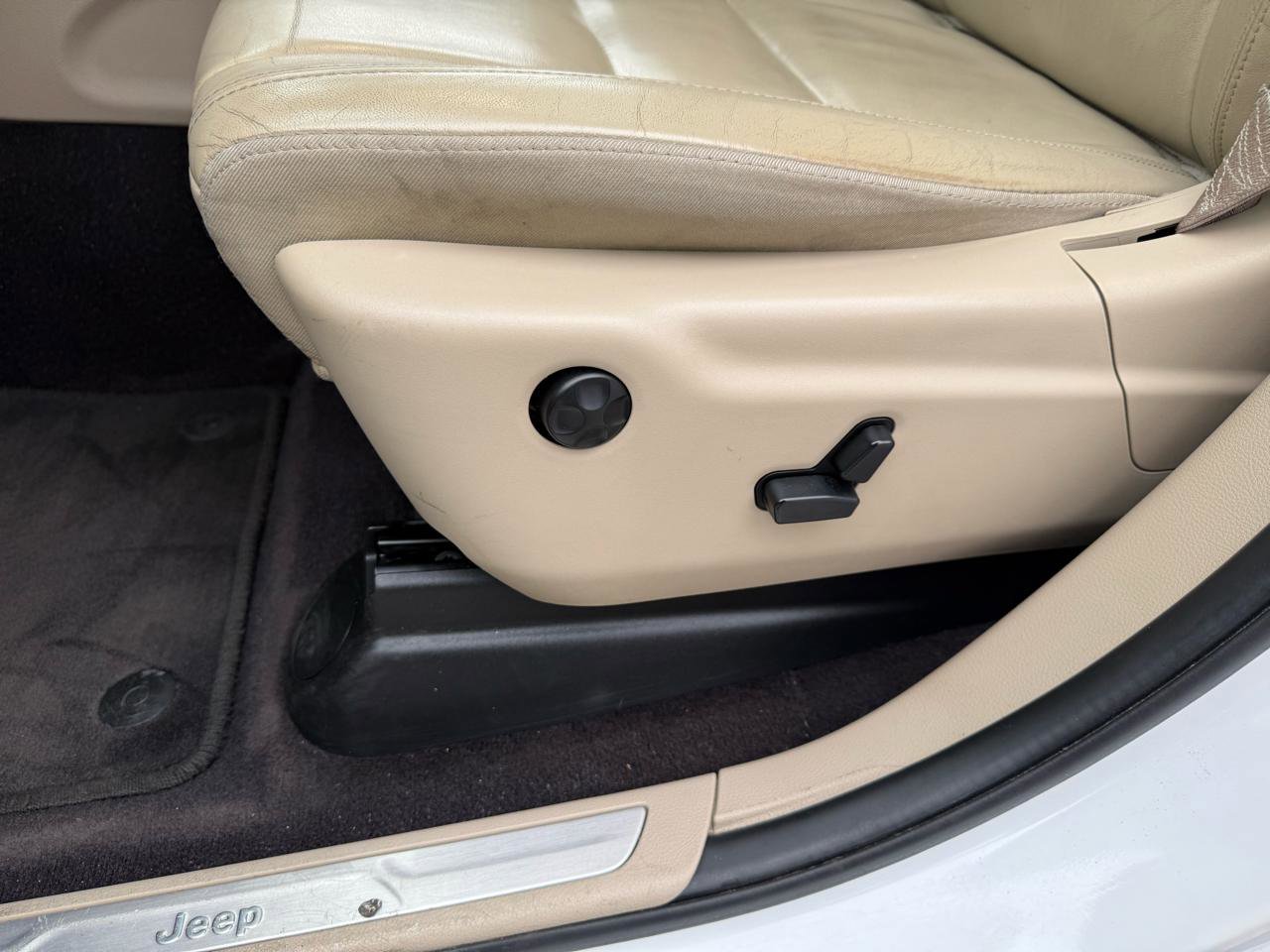 Used 2017 Jeep Grand Cherokee Limited w/ Trailer Tow Group IV image 13