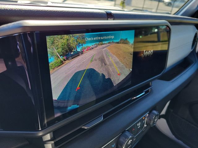 Used 2025 Jeep Wrangler Sport image 18