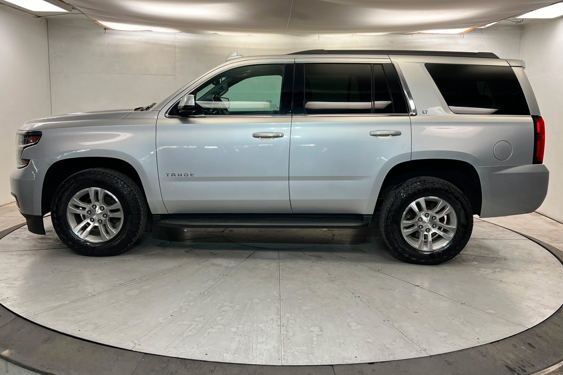 Used 2020 Chevrolet Tahoe LT AWD/4WD image 2