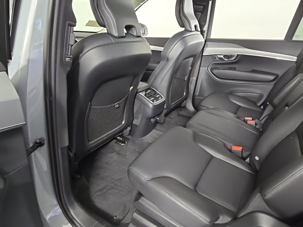 Certified 2024 Volvo XC90 B5 Core w/ Protection Package Premier image 15