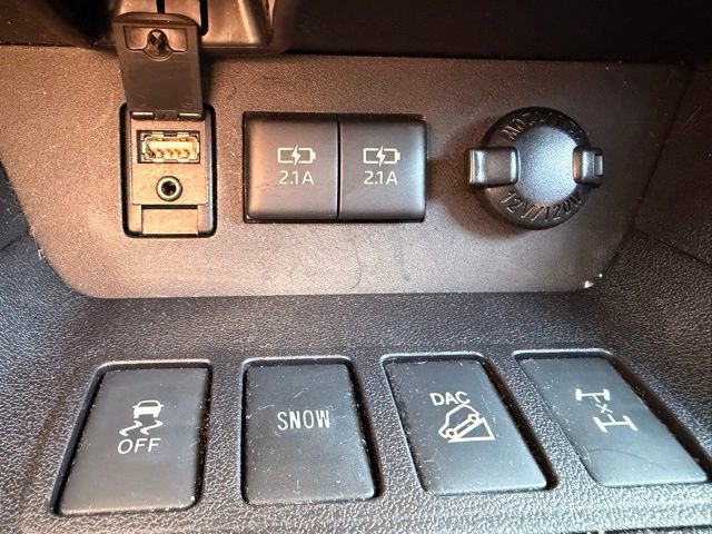 Used 2018 Toyota Highlander SE image 17
