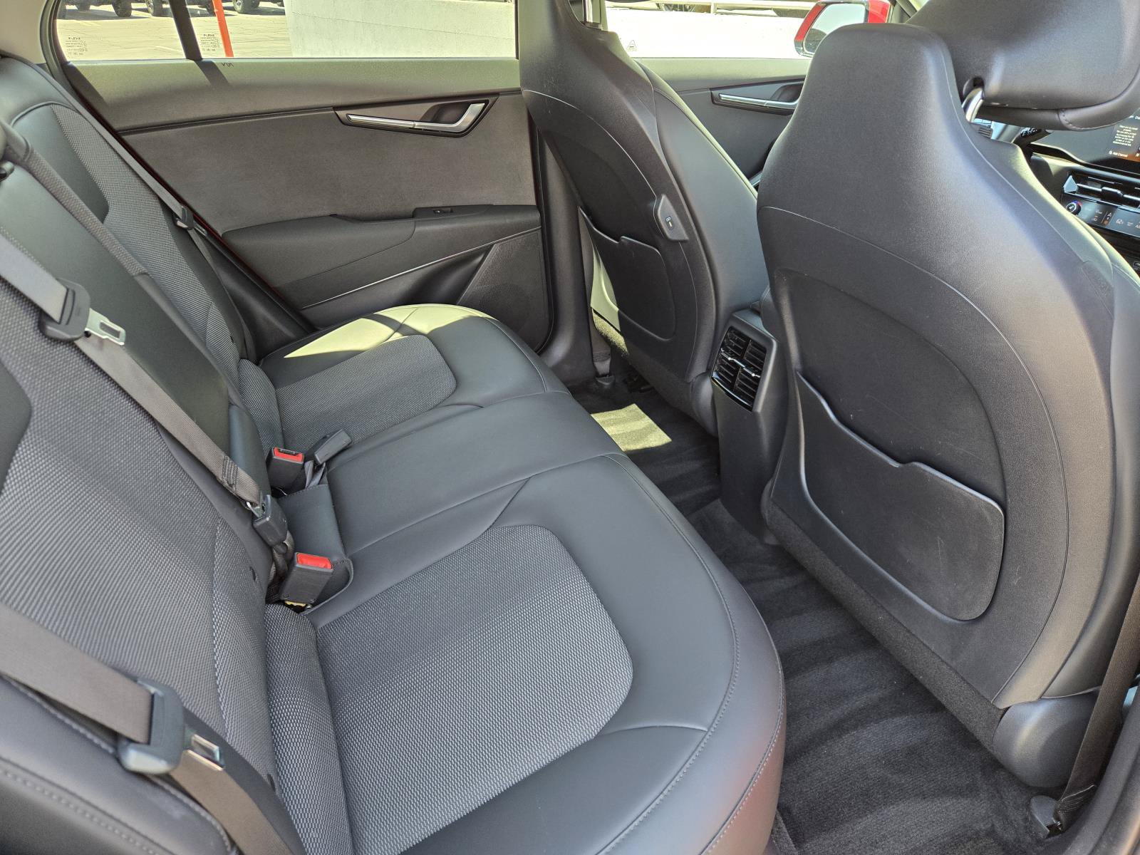 Used 2024 Kia Niro Wind FWD image 29