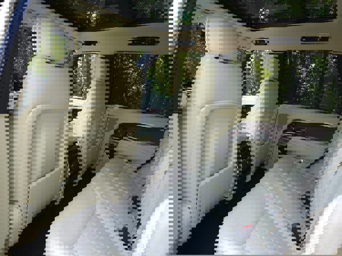 Used 2023 Land Rover Range Rover SE image 14