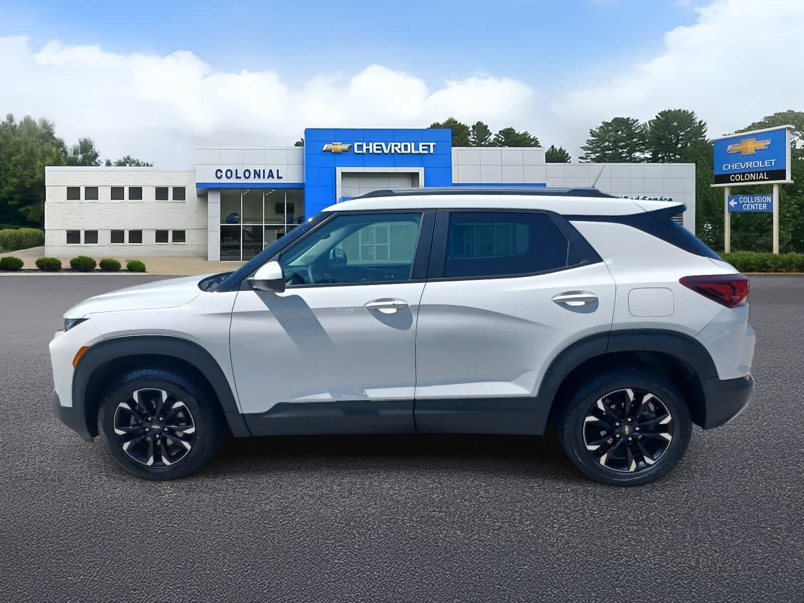 Used 2022 Chevrolet TrailBlazer LT w/ Convenience Package AWD/4WD image 6