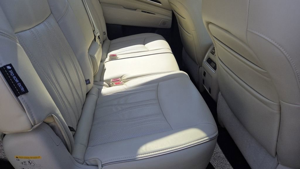 Used 2019 INFINITI QX60 Luxe w/ Sensory Package image 32