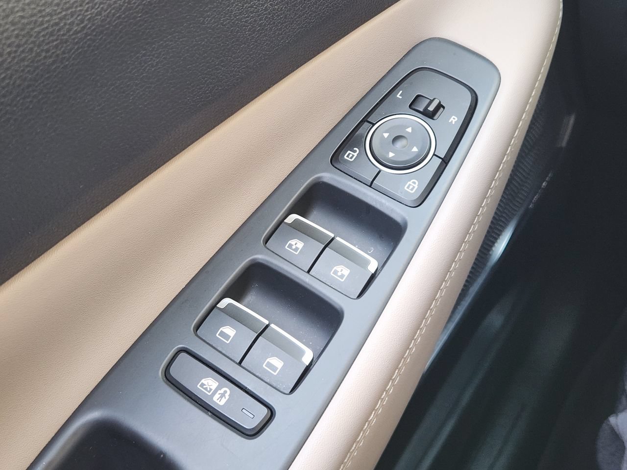 Used 2023 Hyundai Santa Fe SEL w/ Premium Package FWD image 20