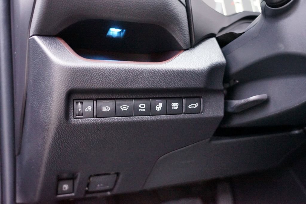 Used 2023 Toyota RAV4 Limited image 17