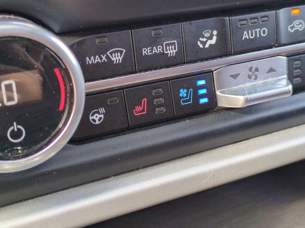 Used 2024 Ford Expedition Limited image 24