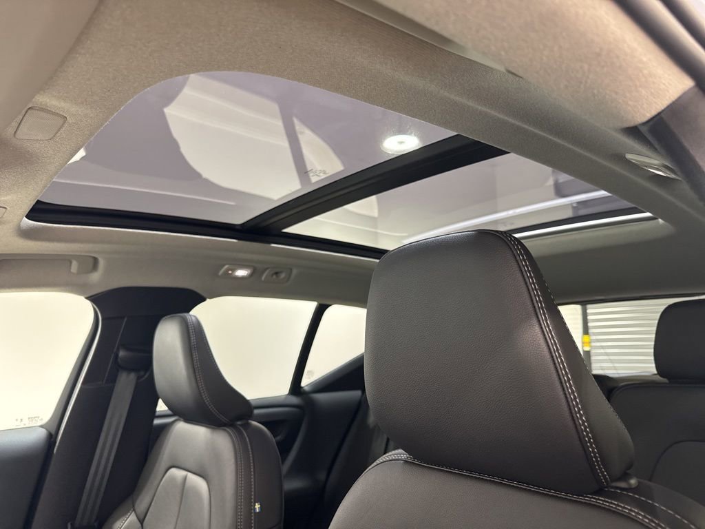 Used 2026 Volvo XC40 B5 Plus w/ Protection Package Premier AWD/4WD image 16