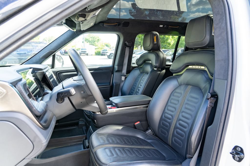 Used 2024 Rivian R1S Adventure AWD/4WD image 17