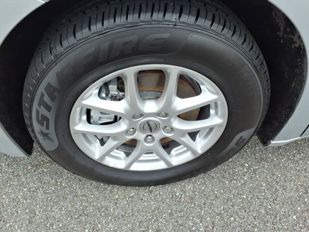 Used 2023 Chrysler Voyager LX FWD image 10