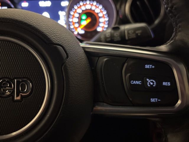 Used 2020 Jeep Wrangler Unlimited Sahara image 16