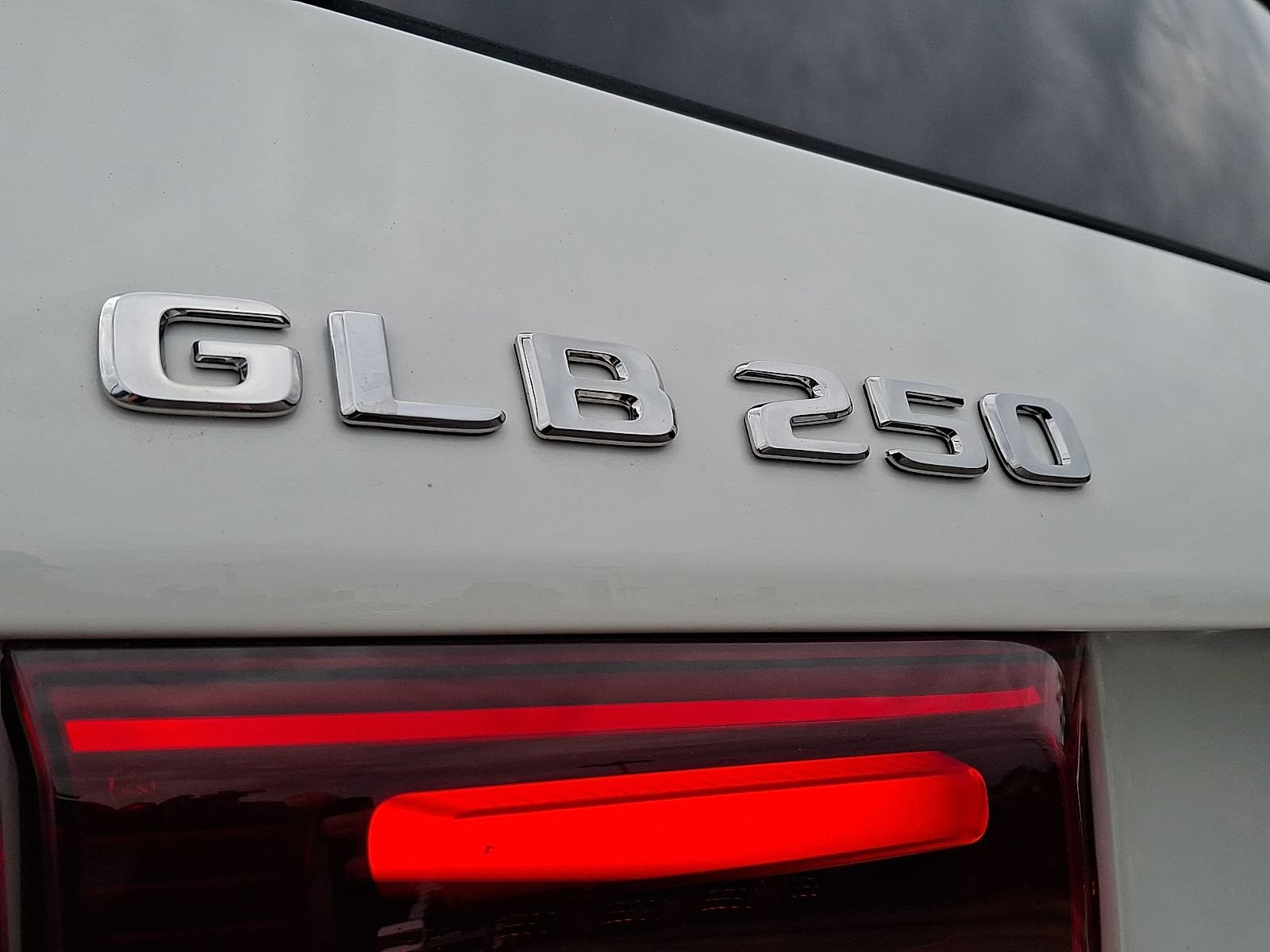 New 2026 Mercedes-Benz GLB 250 4MATIC image 21