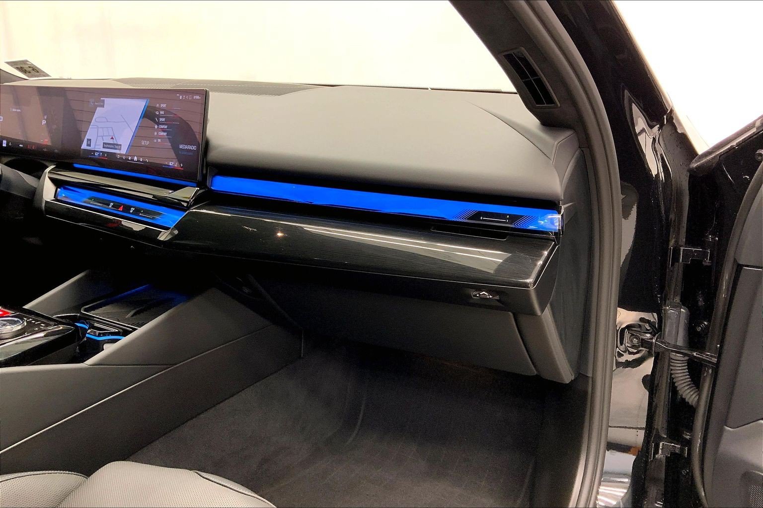 Used 2025 BMW M5 w/ Executive Package AWD/4WD image 22
