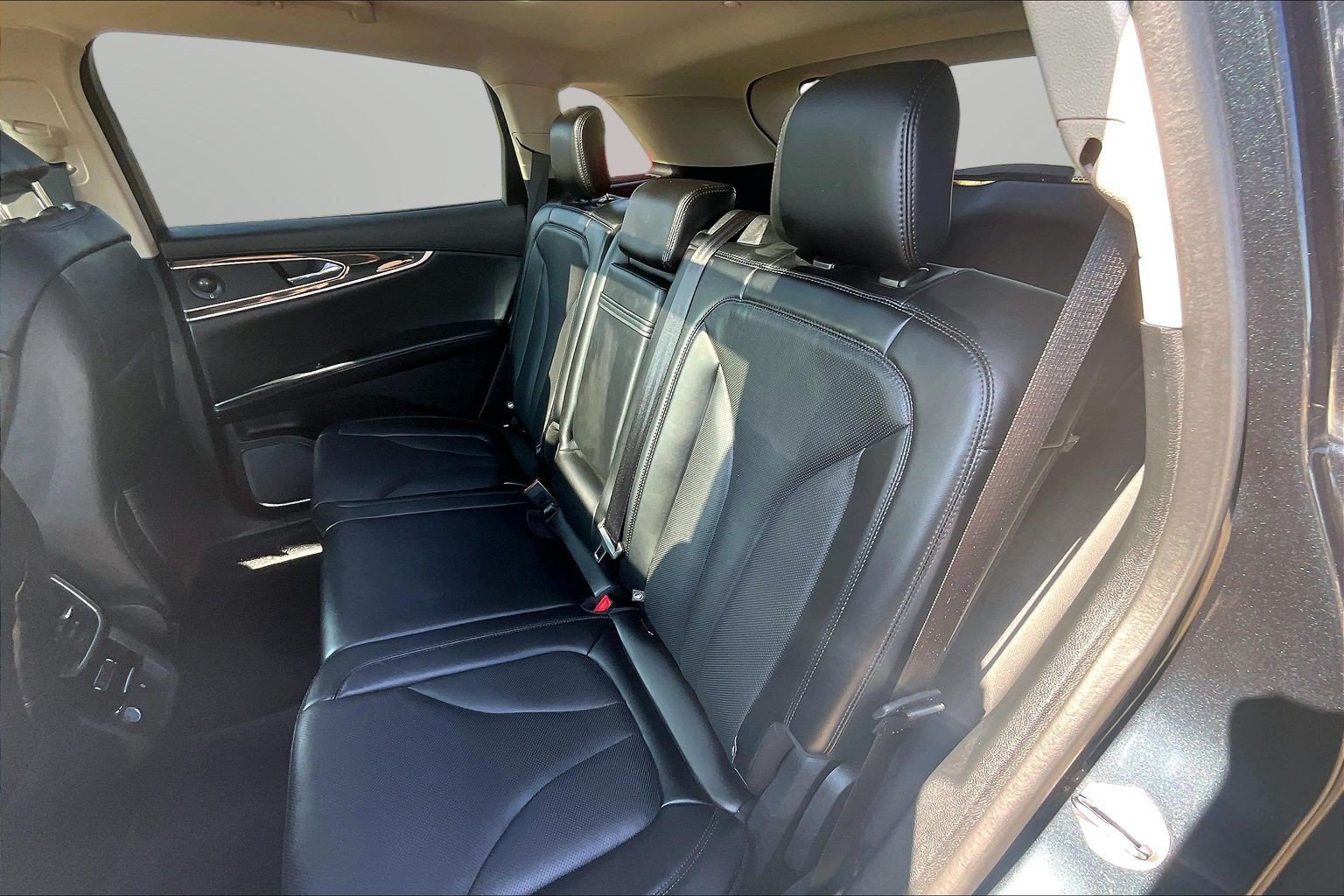 Used 2023 Lincoln Nautilus Reserve w/ Equipment Group 201A AWD/4WD image 18