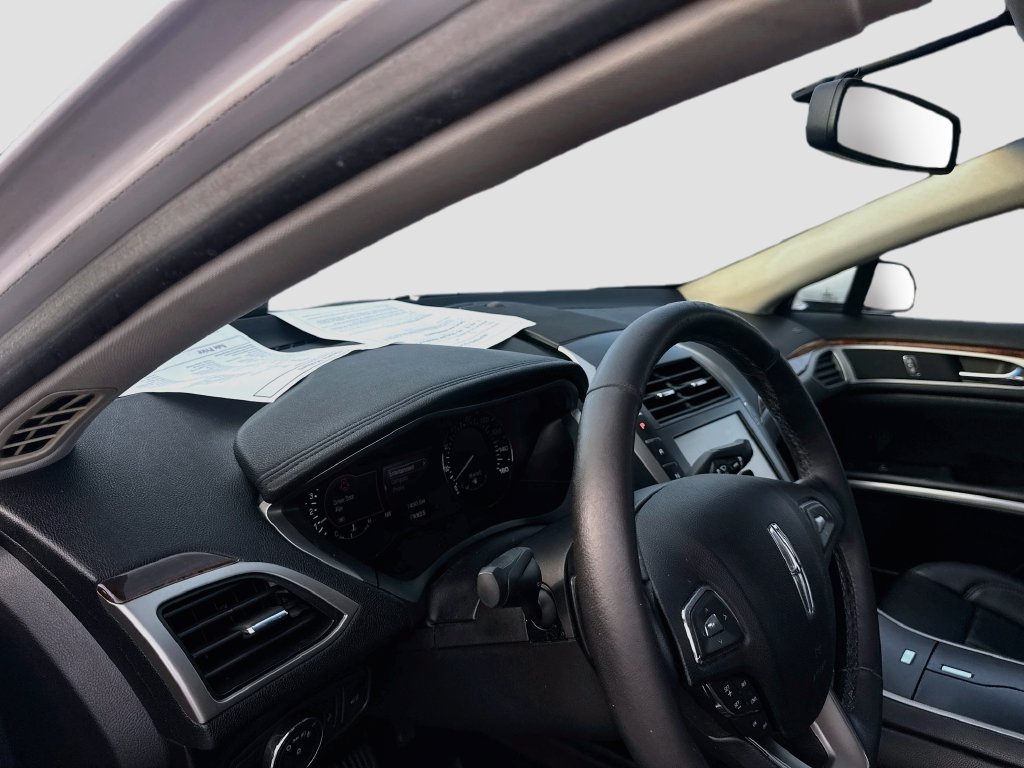 Used 2016 Lincoln MKZ FWD image 9