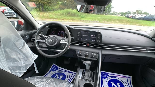 Used 2023 Hyundai Elantra SE FWD image 20
