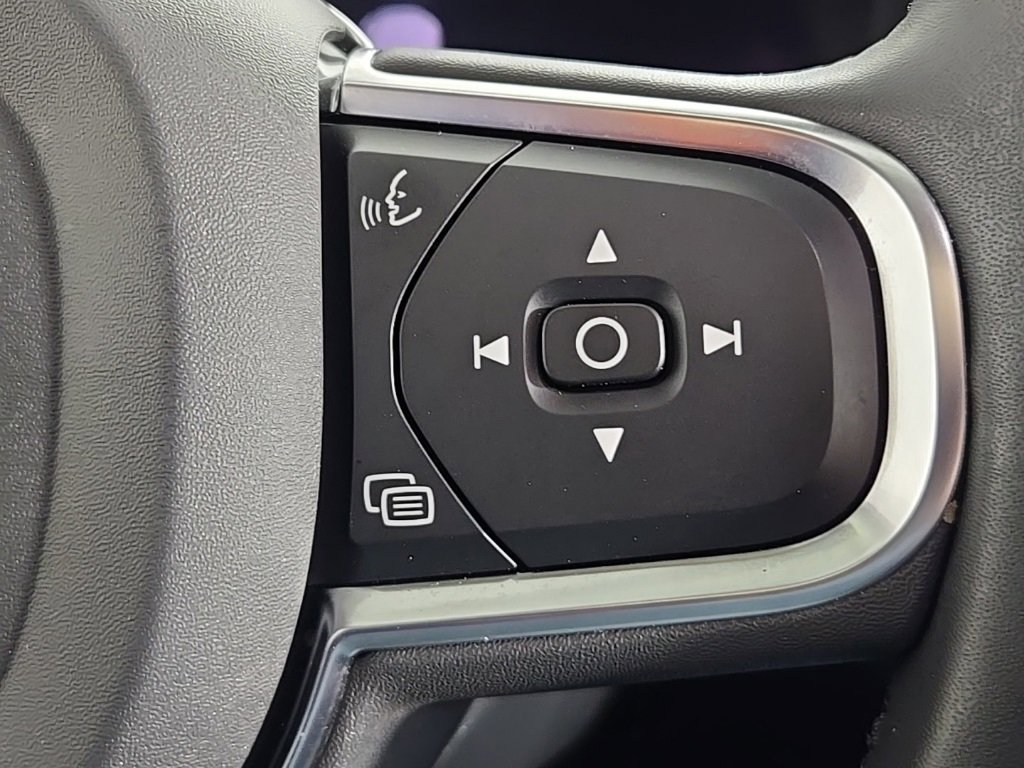 Used 2024 Volvo XC60 B5 Core w/ Protection Package Premier image 28