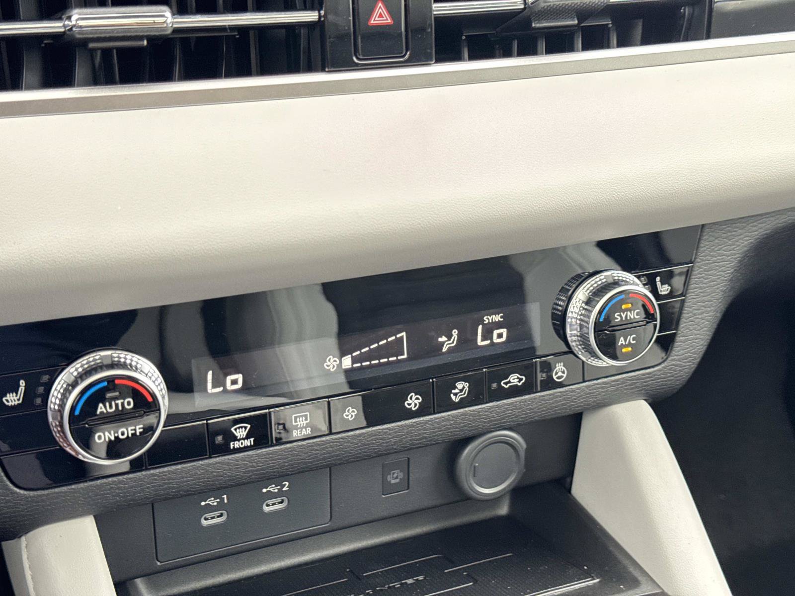 New 2026 Mitsubishi Outlander SE FWD image 21