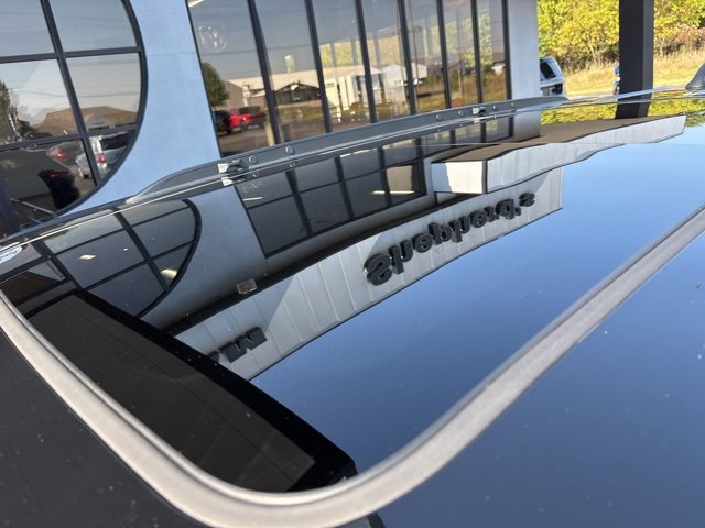 New 2025 Jeep Grand Cherokee Limited w/ Luxury Tech Group II image 3