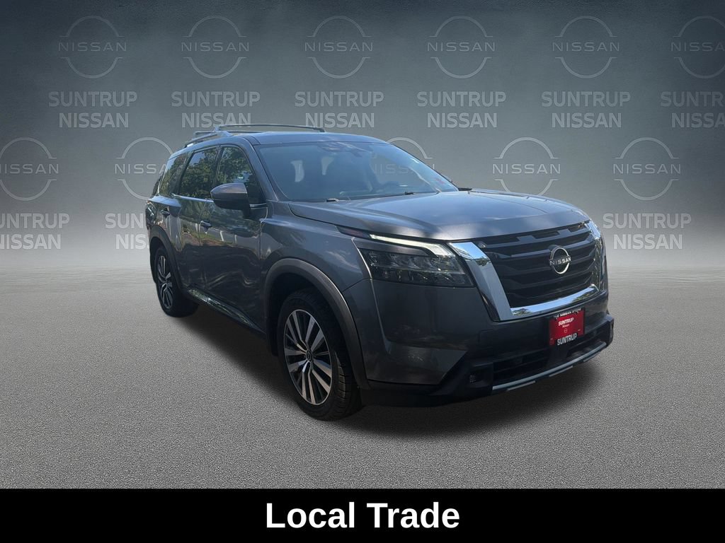 Used 2022 Nissan Pathfinder Platinum w/ Cargo Package FWD image 9