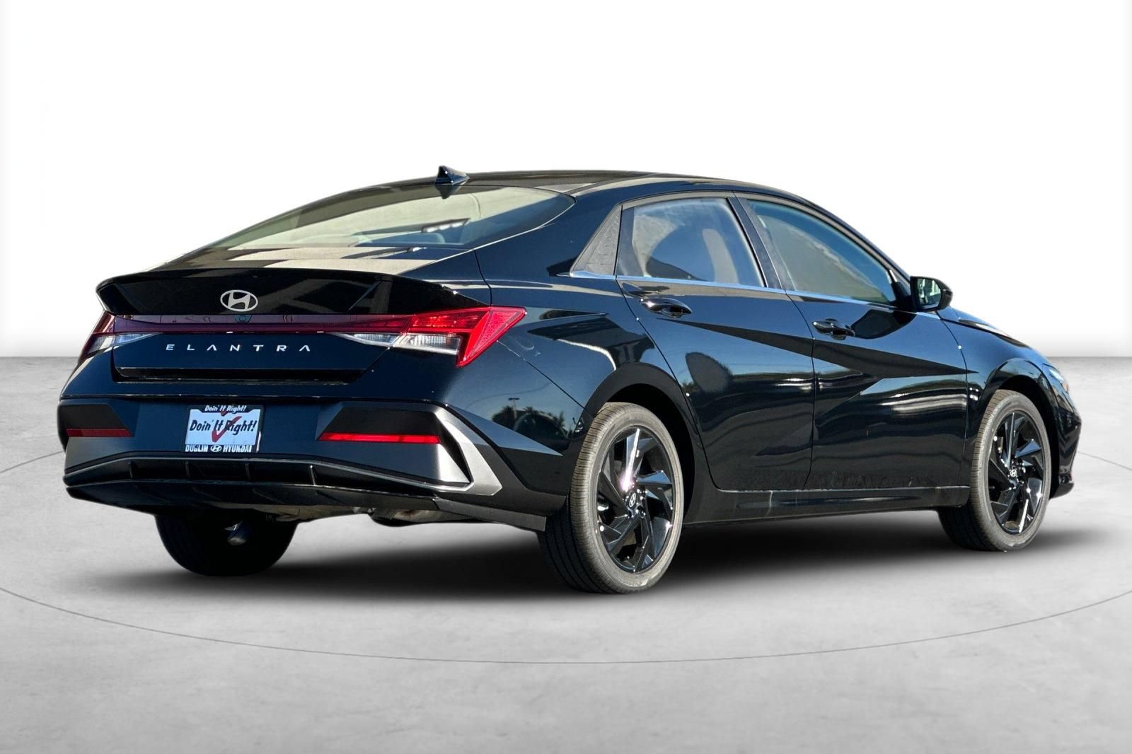 Certified 2026 Hyundai Elantra SEL Sport FWD image 8