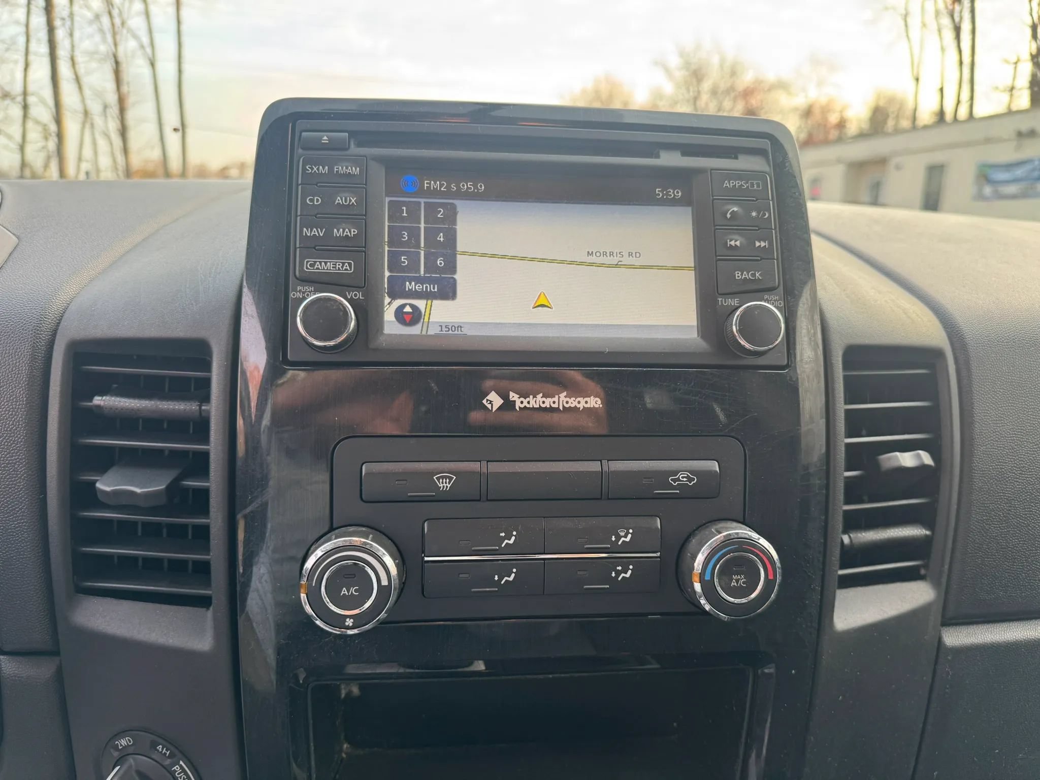 Used 2015 Nissan Titan SV w/ SV Value Truck Package AWD/4WD image 16