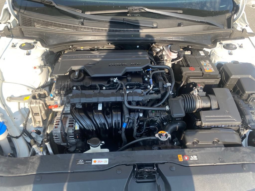 Used 2024 Hyundai Elantra SEL FWD image 2