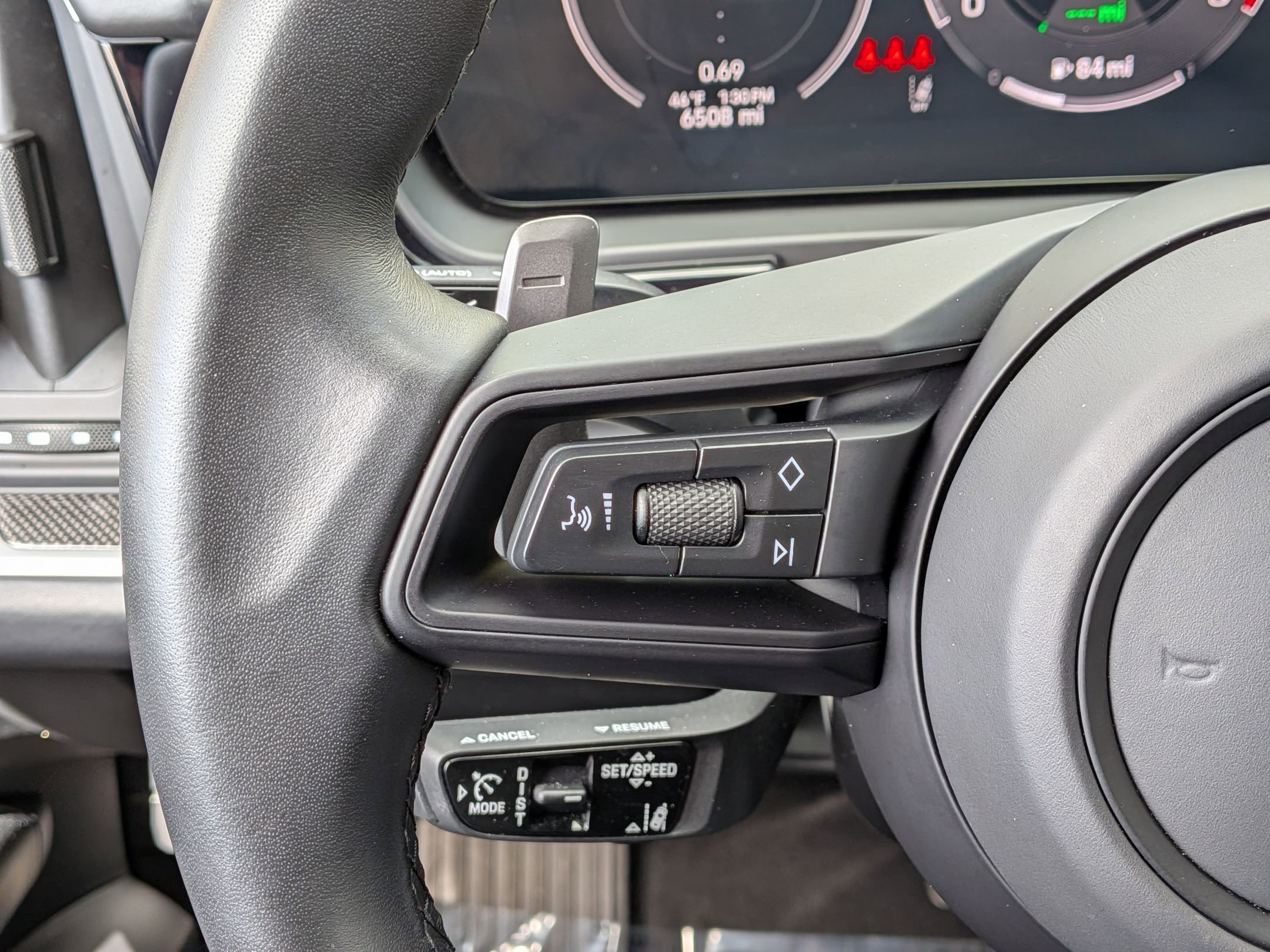 Used 2025 Porsche Cayenne GTS AWD/4WD image 18