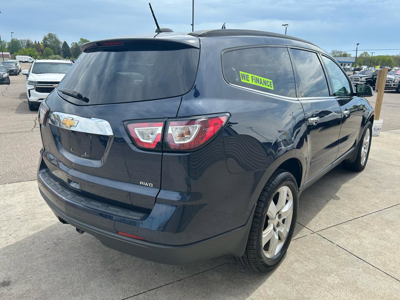 Used 2017 Chevrolet Traverse LT w/ Style and Technology Package AWD/4WD image 5