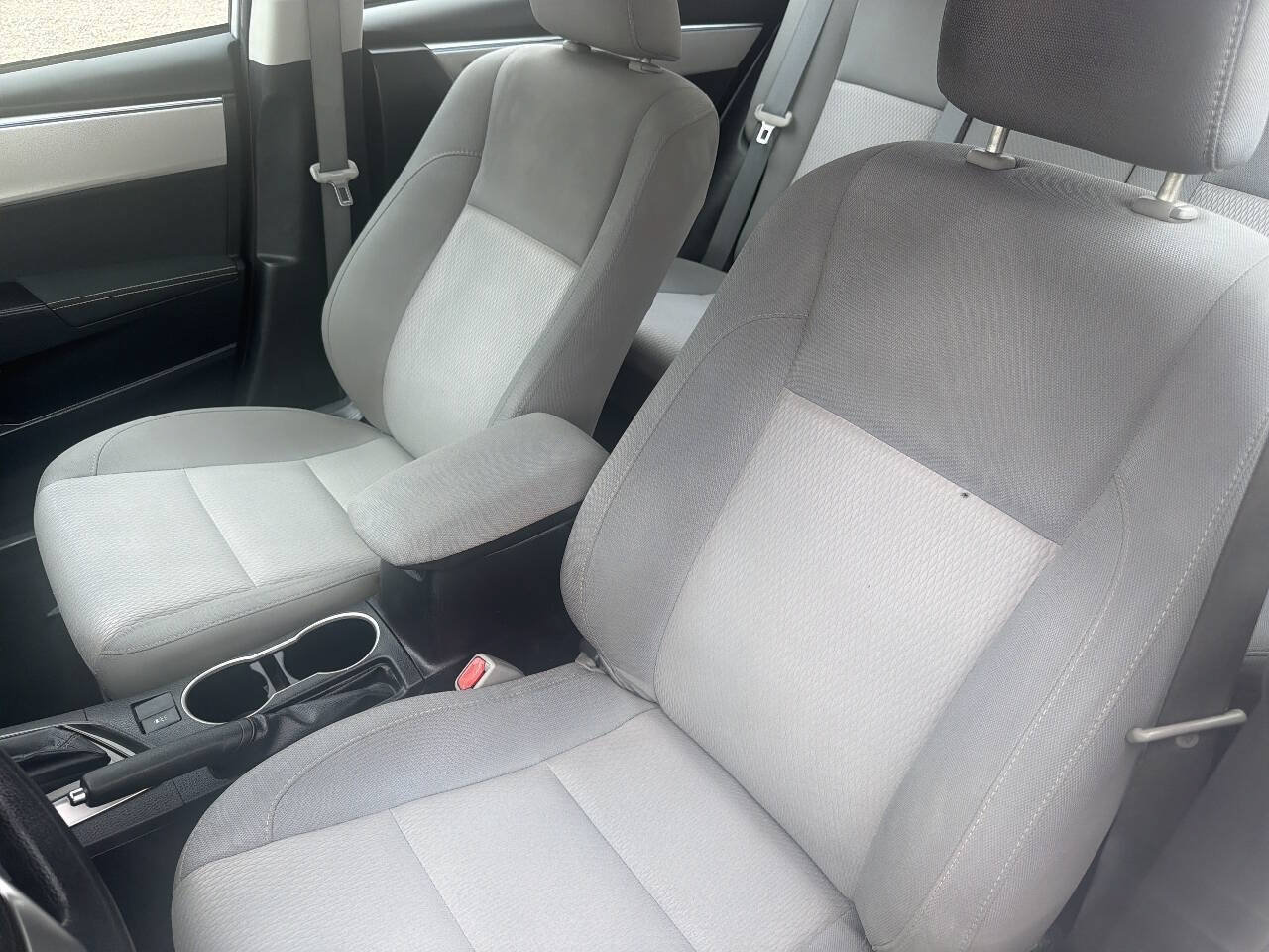 Used 2014 Toyota Corolla LE FWD image 18