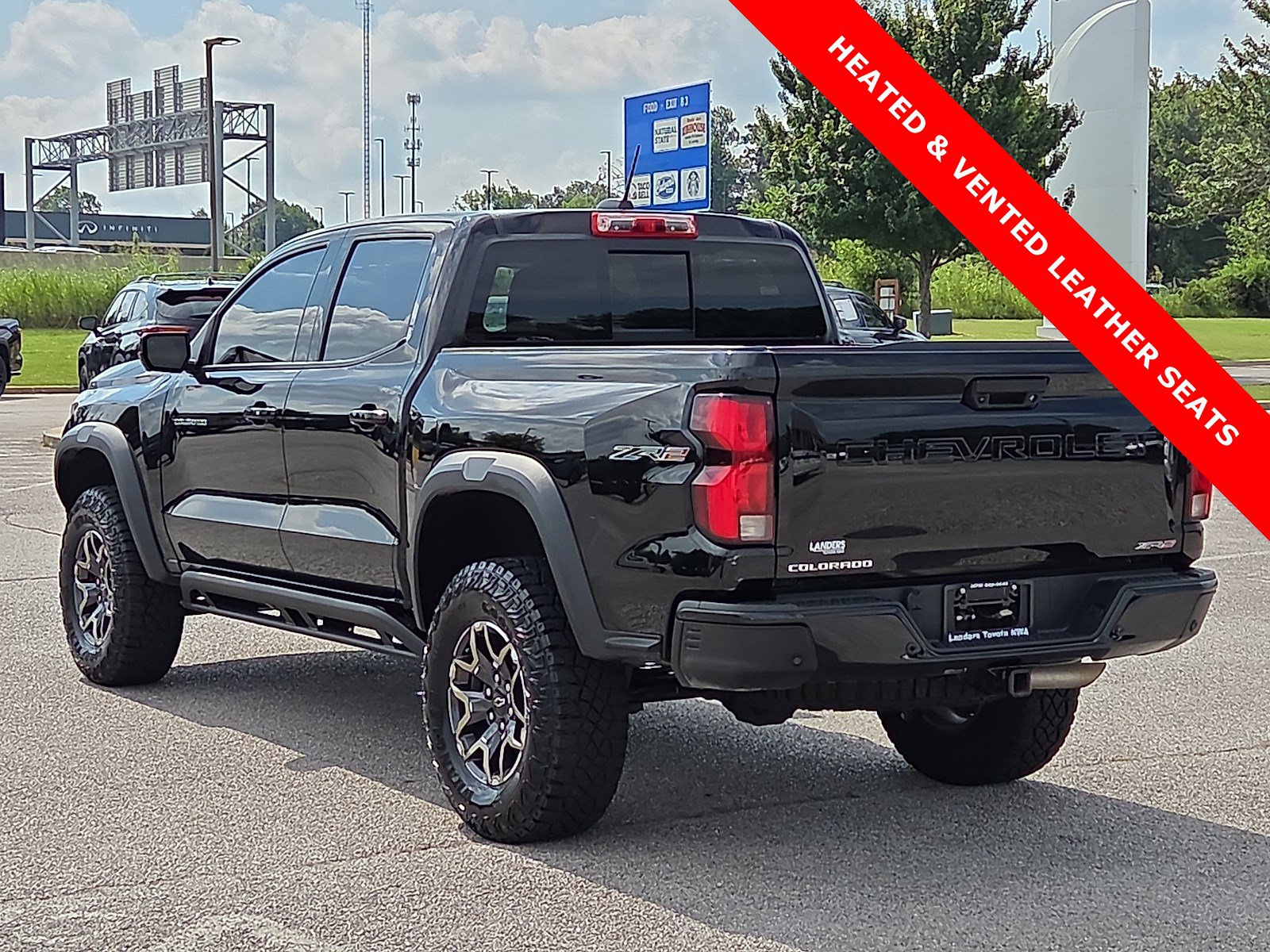 Used 2024 Chevrolet Colorado ZR2 w/ ZR2 Convenience Package III AWD/4WD image 4