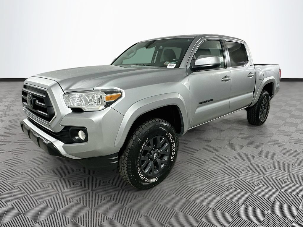 Used 2023 Toyota Tacoma SR5 w/ Black Out Package (TMS) AWD/4WD image 3