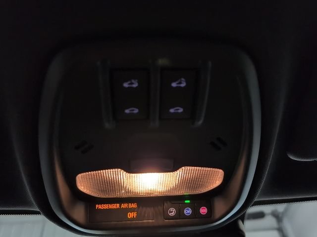 Used 2025 Chevrolet Trax RS w/ Sunroof Package FWD image 29