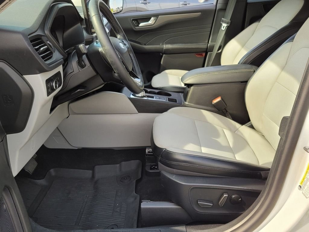 Used 2024 Ford Escape SE FWD image 5