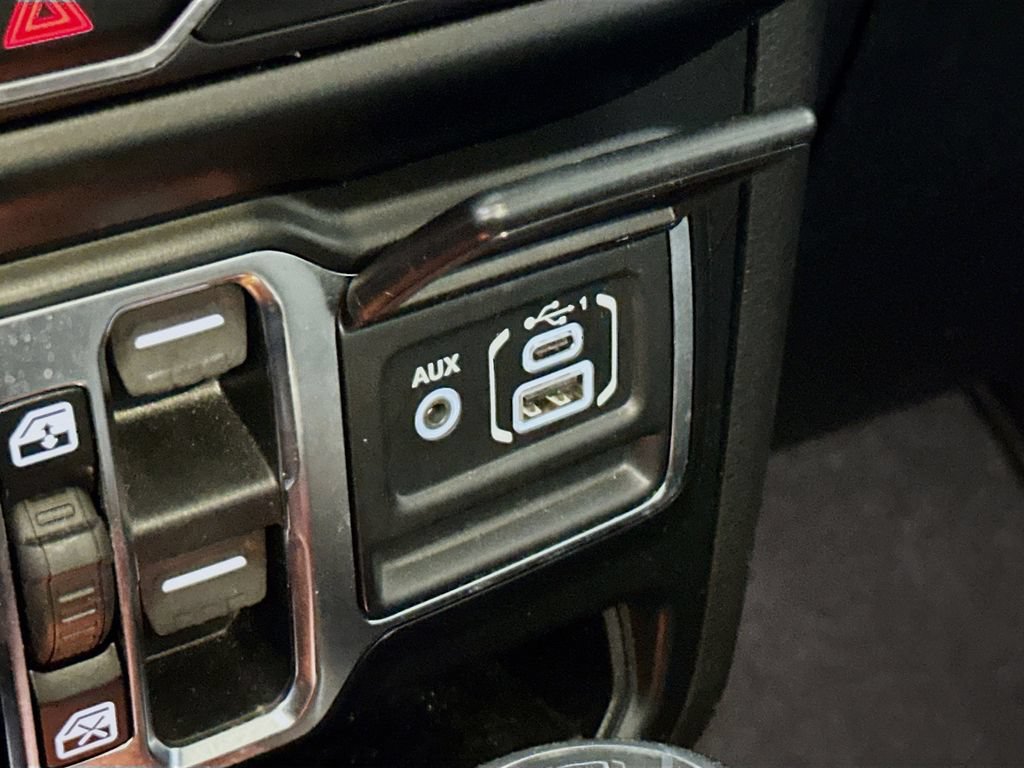 Used 2021 Jeep Gladiator Mojave w/ LED Lighting Group AWD/4WD image 31