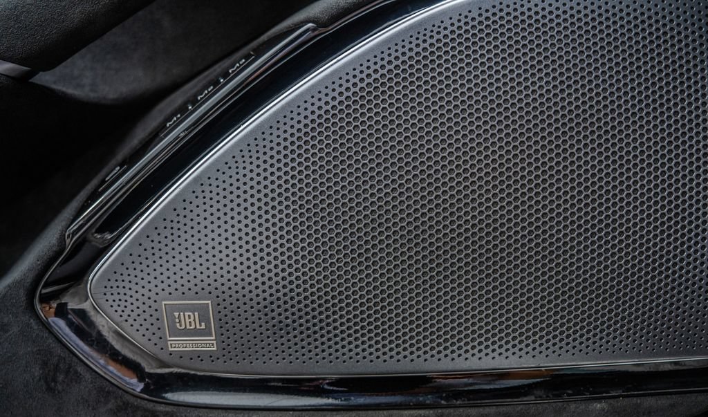 Used 2022 Ferrari Roma RWD image 17