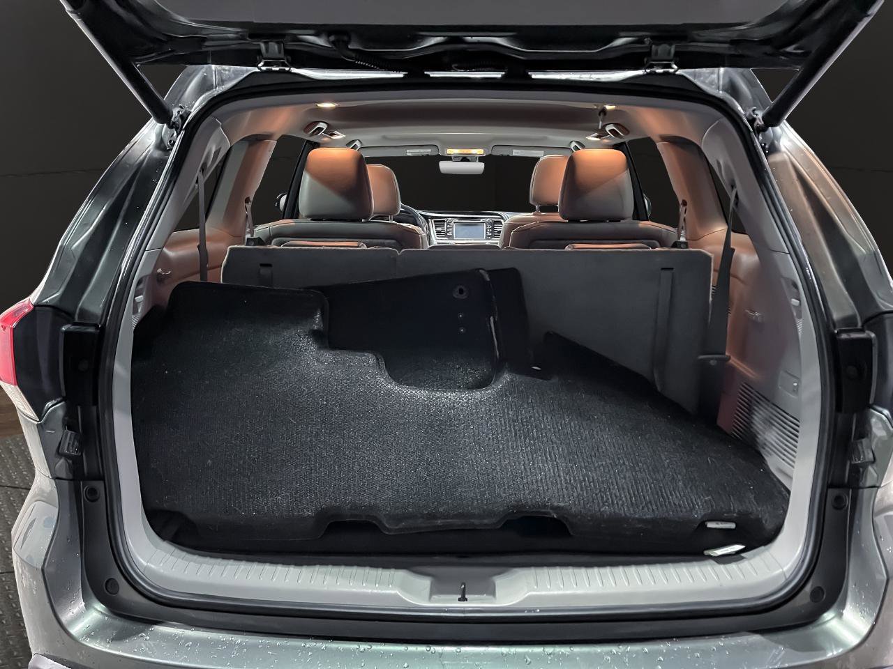 Used 2019 Toyota Highlander XLE image 9