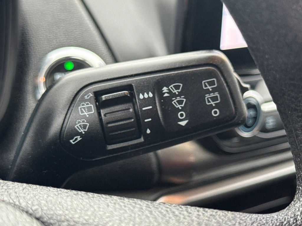 Used 2021 Ford EcoSport SE image 36