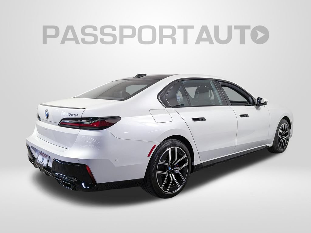 Certified 2024 BMW 760i xDrive AWD/4WD image 7