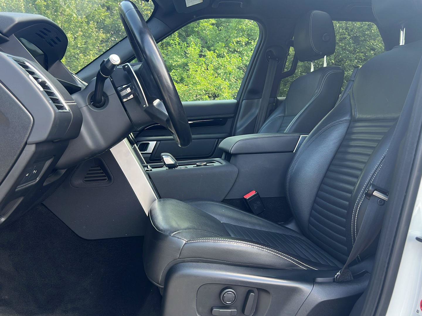 Used 2022 Land Rover Discovery S R-Dynamic AWD/4WD image 22
