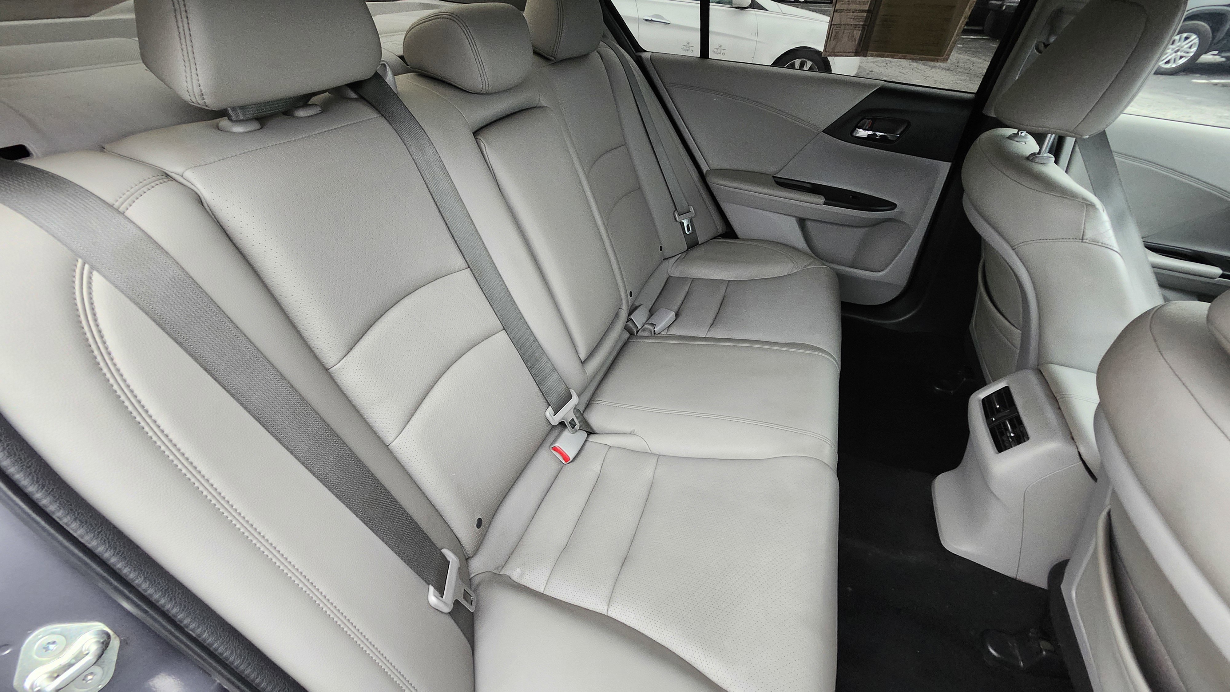 Used 2013 Honda Accord EX-L image 19